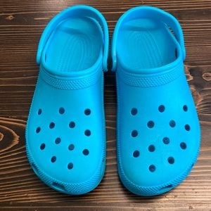 Men’s size 10/Women’s size 12 Light Blue Crocs